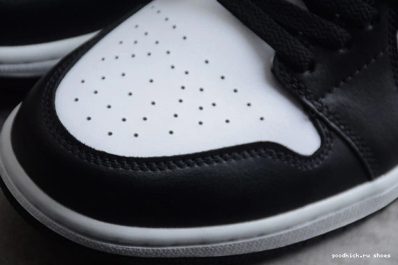 DC0774-041 University (W) Jordan Low  Blue Black 1 DC0774-041 White 0408